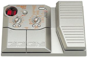ZOOM 607 BASS MULTI FX PEDAL with EXPRESSION PEDAL