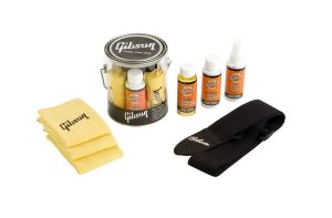 GIBSON BUCKET GUITAR CARE KIT G-CAREKIT POLISH - CLOTHS STRAP - FRET CONDITIONER