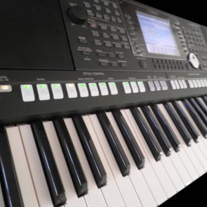 Yamaha PSR-S950 61-Key Digital Workstation Arranger Keyboard